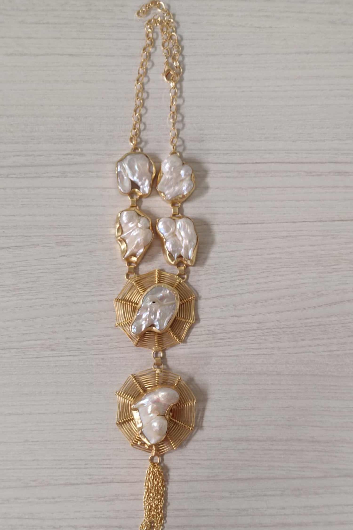 Divine neckpiece
