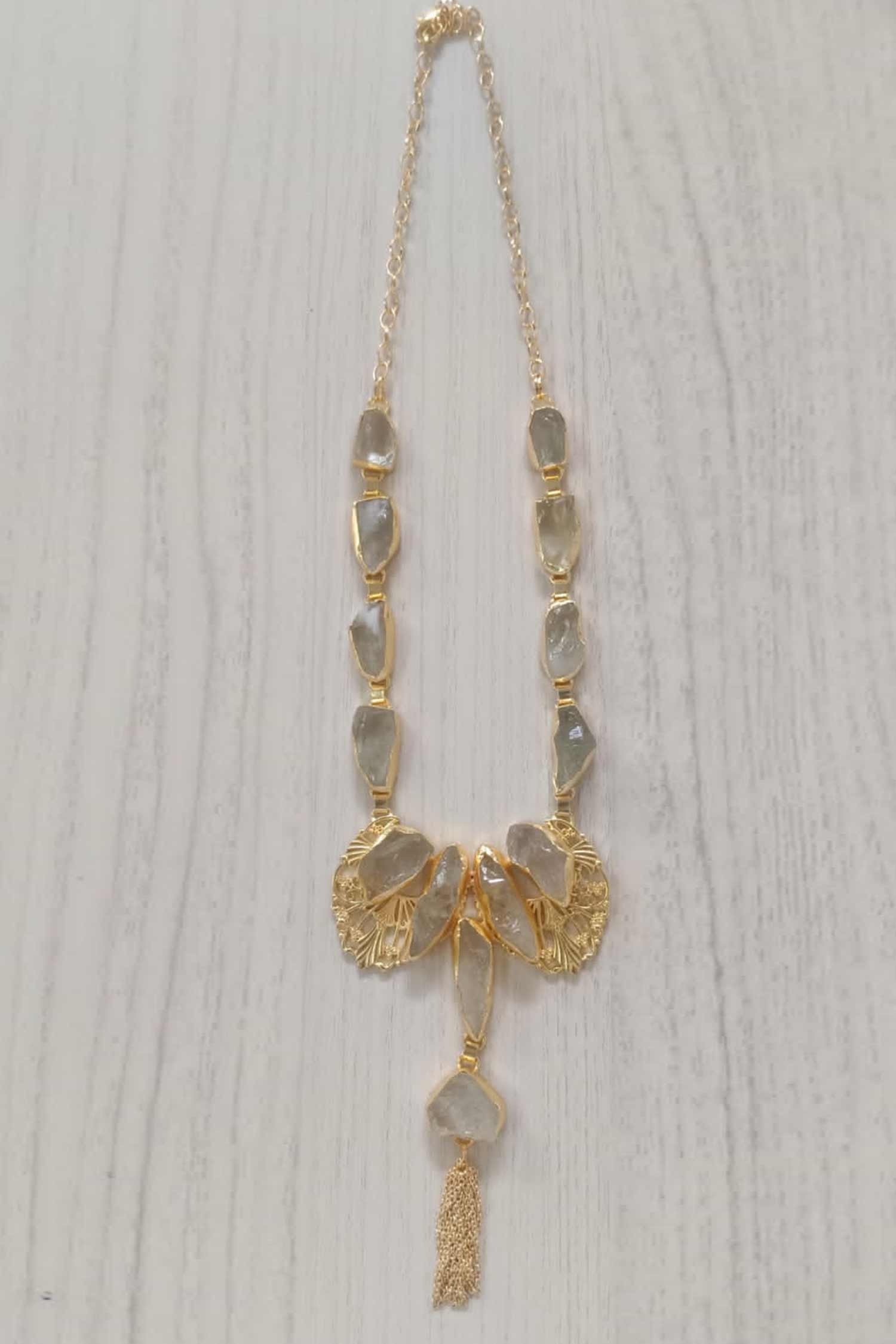 Nimbus neckpiece